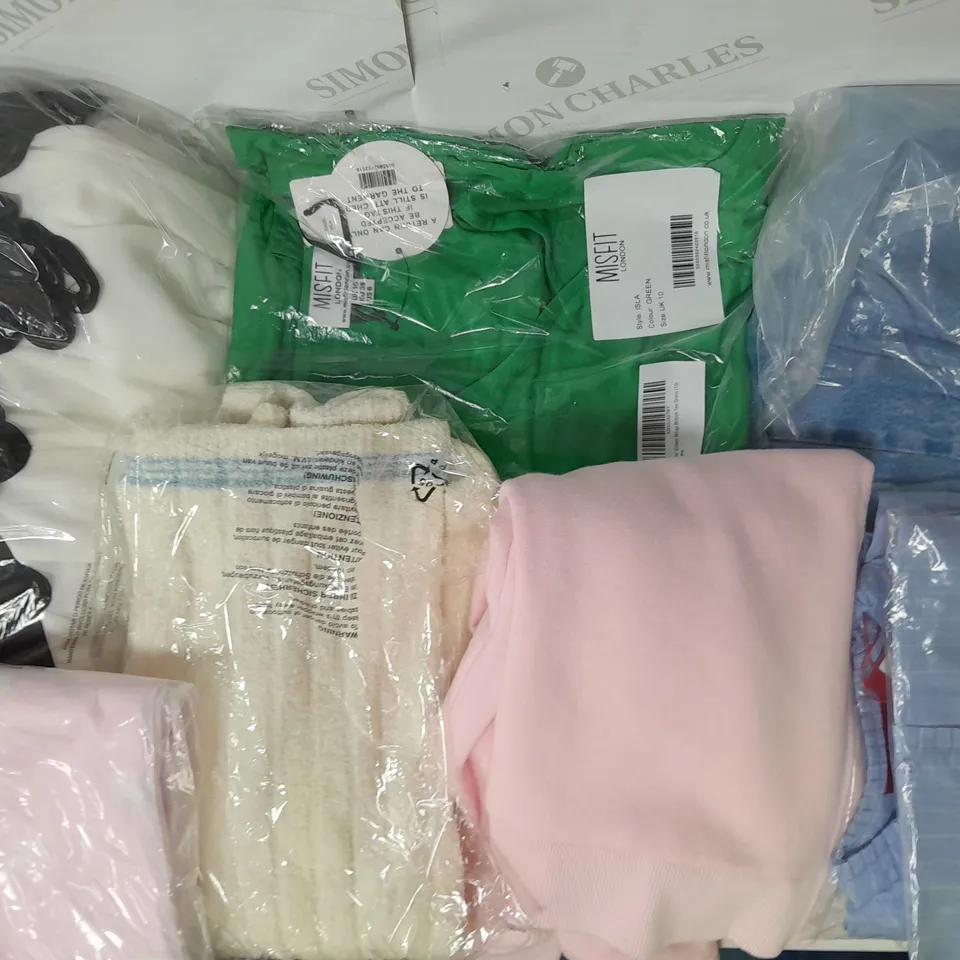 LOT OF APPROX 10 CLOTHING ITEMS IN VARIOUS BRANDS, STYLES, COLOURS AND SIZES
