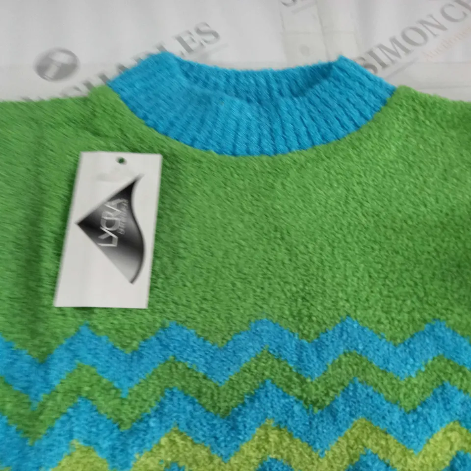 LOT OF 10 ROUND NECK ZIG ZAG LYCRA JUMPERS - SIZE UNSPECIFIED