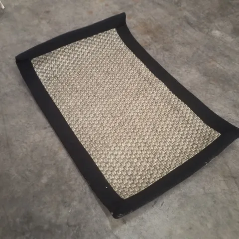 QUALITY DESIGNER AREA RUG APPROXIMATELY 50×80CM