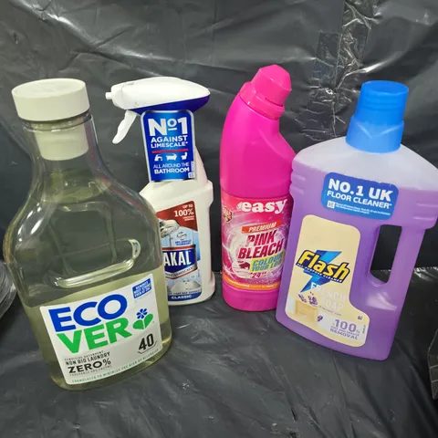 APPROXIMATELY 15 ASSORTED HOUSEHOLD CLEANING PRODUCTS TO INCLUDE FLASH, LAUNDRY DETERGENT, BLEACH ETC 