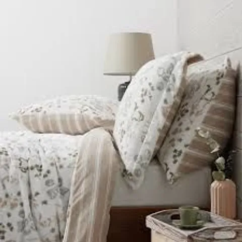 COZEE HOME REVERSIBLE FLORAL STRIPE DUVET SET