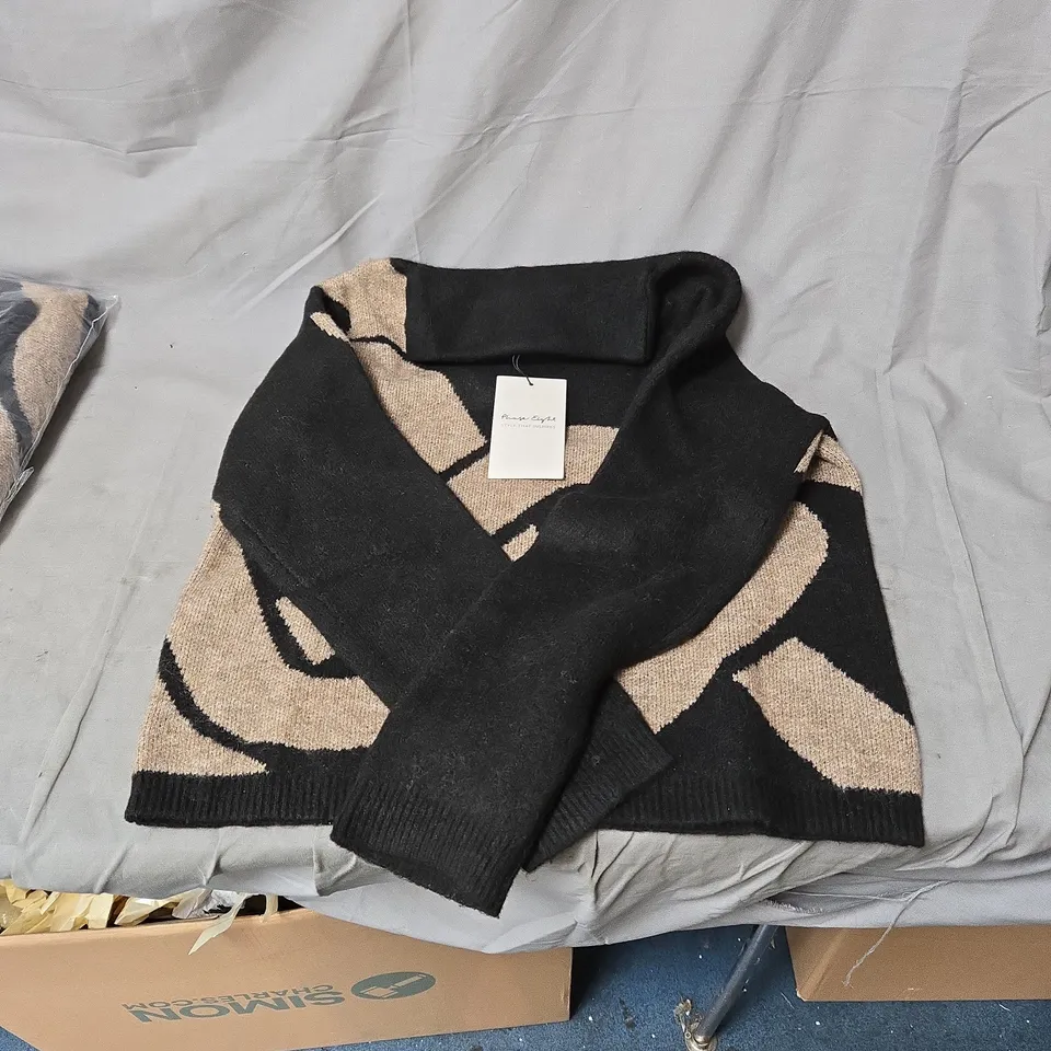 PHASE EIGHT SCARF – BLACK & BEIGE PATTERN (XS)