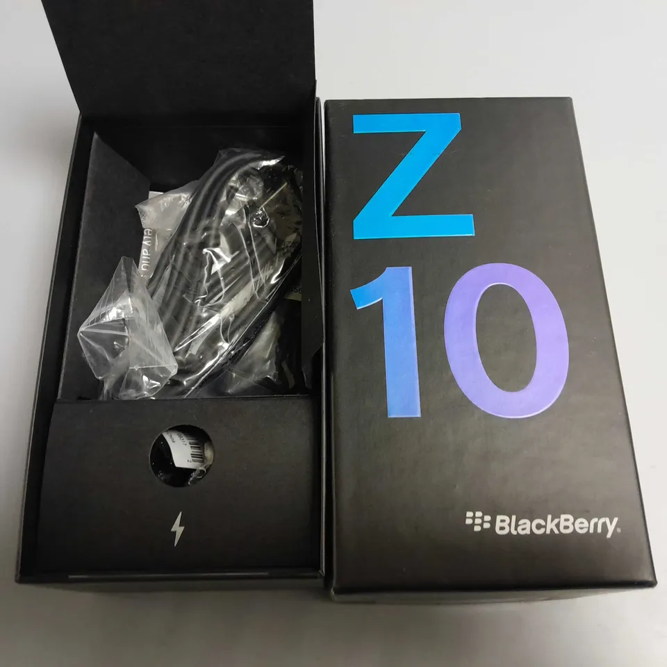 BLACKBERRY Z10 MOBILE PHONE