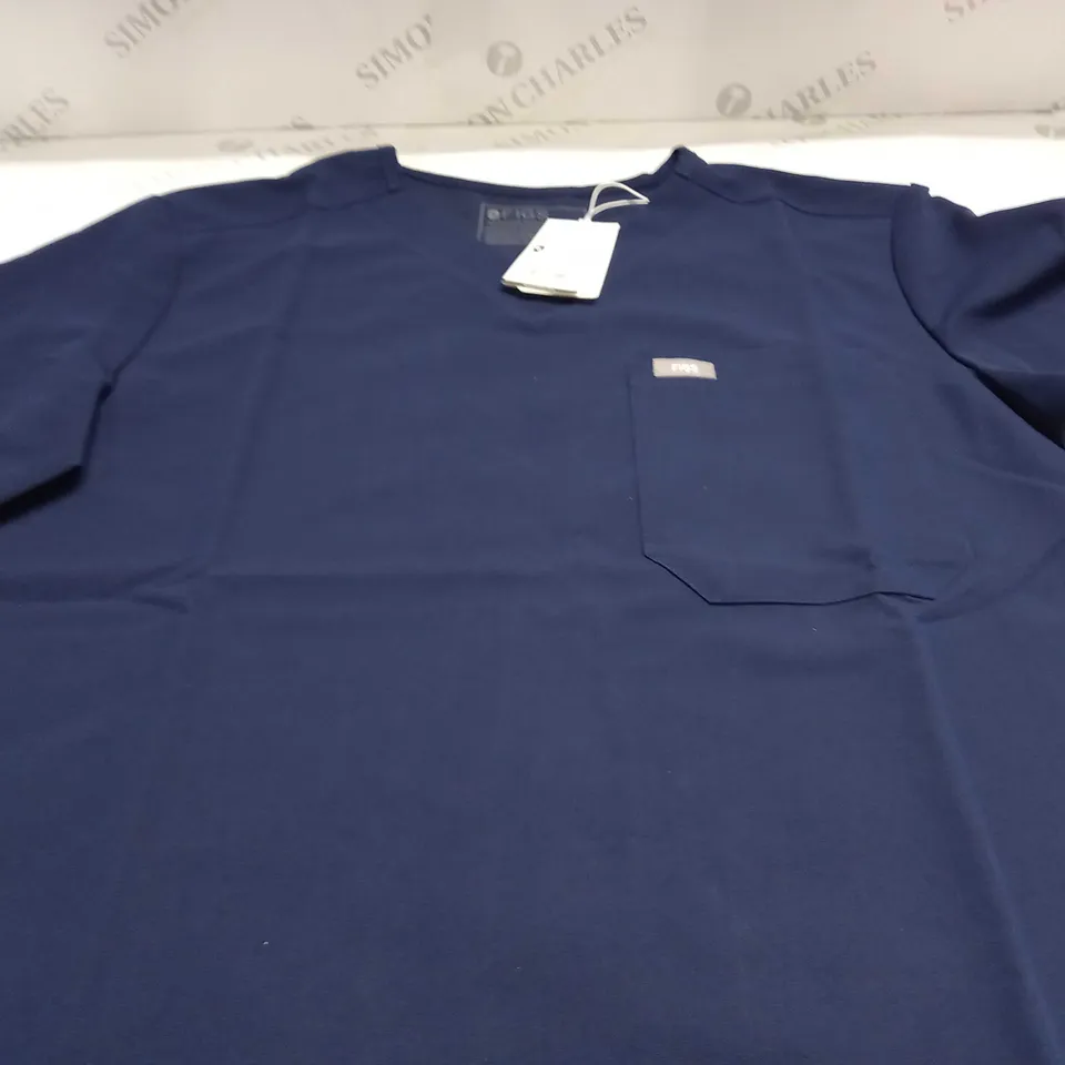 FIGS MENS LEON SLIM SCRUB TOP IN NAVY - MEDIUM