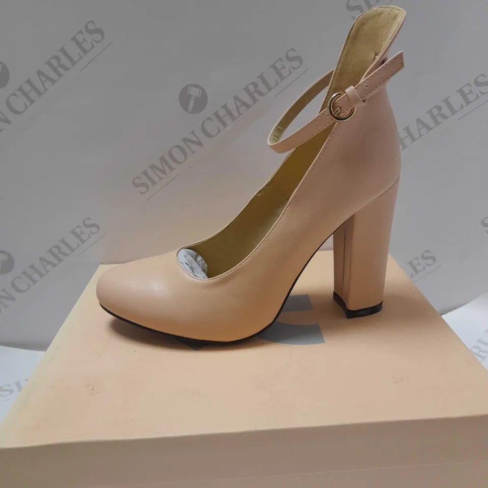 KOI JEE BLUSH PINK PU COURT HEELS - SIZE 6