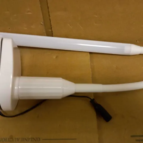 DAYLIGHT COMPANY DN1410 UNO LAMP
