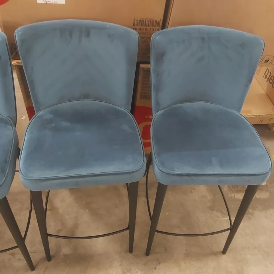 SET OF 4 DANETTI VELVET UPHOLSTERED BAR STOOLS