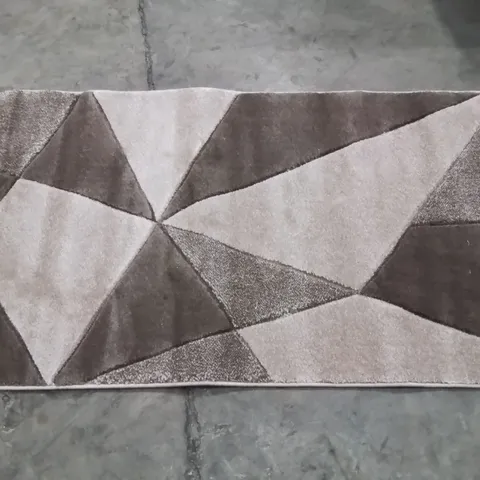 GERAGHTY GEOMETRIC AREA RUG //80×15CM BEIGE/BROWN