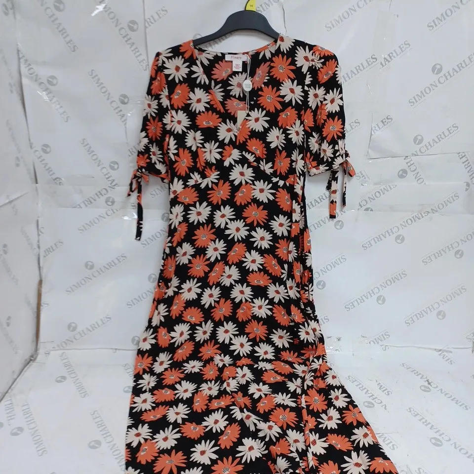 12 FINERY DETAILED DRESSES IN VARIOUS STYLES 