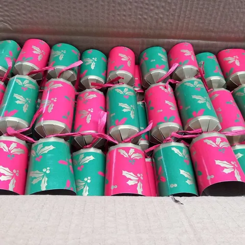 SIX PACKS OF 50 PLASTIC FREE CHRISTMAS CRACKERS DH930