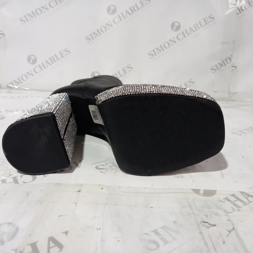 BLACK PLATFORM HEELED BOOTS DIAMANTE HEEL AND PLATFORM SIZE 5