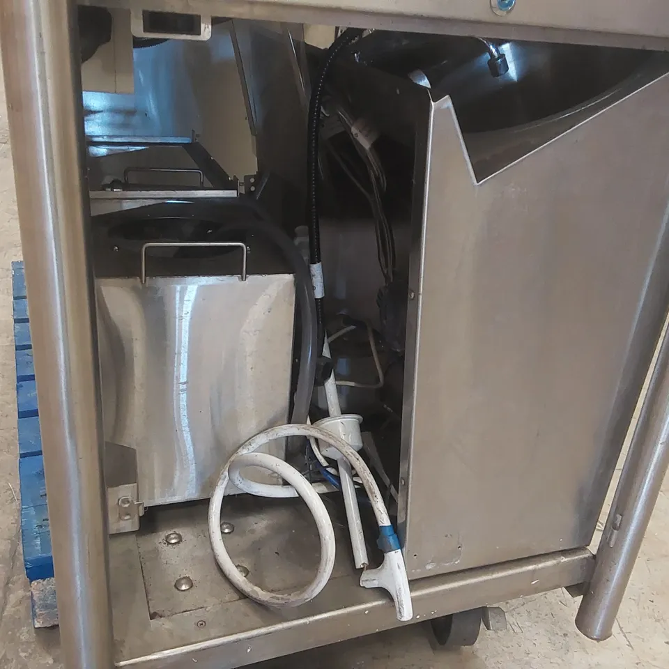 TANK STAINLESS STEEL MOBILE FOOD AND DRINK CATERING STATION