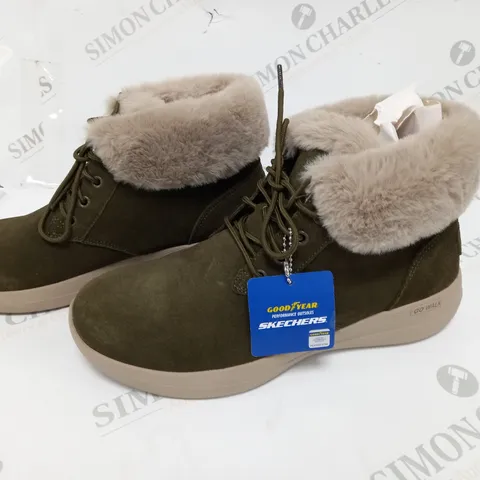 SKECHERS GO WALK BOOTS - 5.5