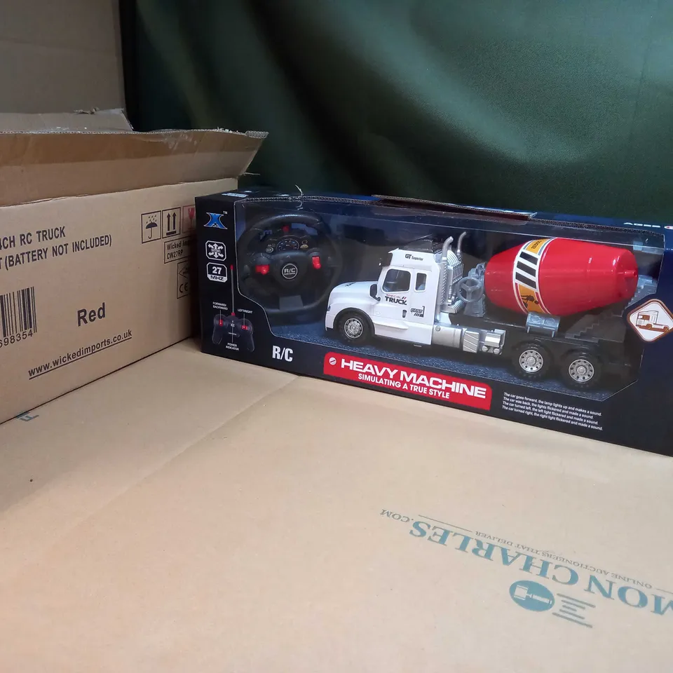 BOXED R/C HEAVY MACHINE TRUCK - AGE 3+ YEARS
