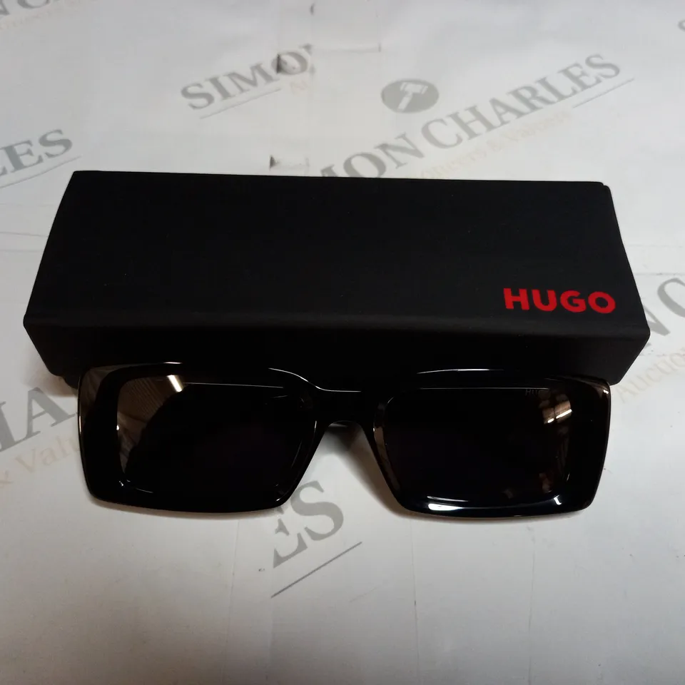 BOXED HUGO BOSS SUNGLASSES