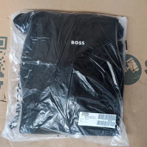 BAGGED BOSS HOODIE W. SMALL CHEST LOGO IN BLACK SIZE MEDIUM