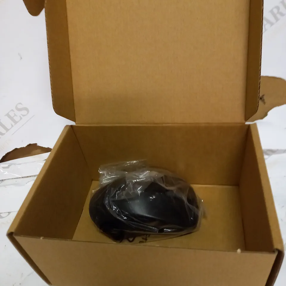LOT OF 10 ASSORTED MOUSE'S , FYM AUDIO CONNECTORS AND LIGHTING 