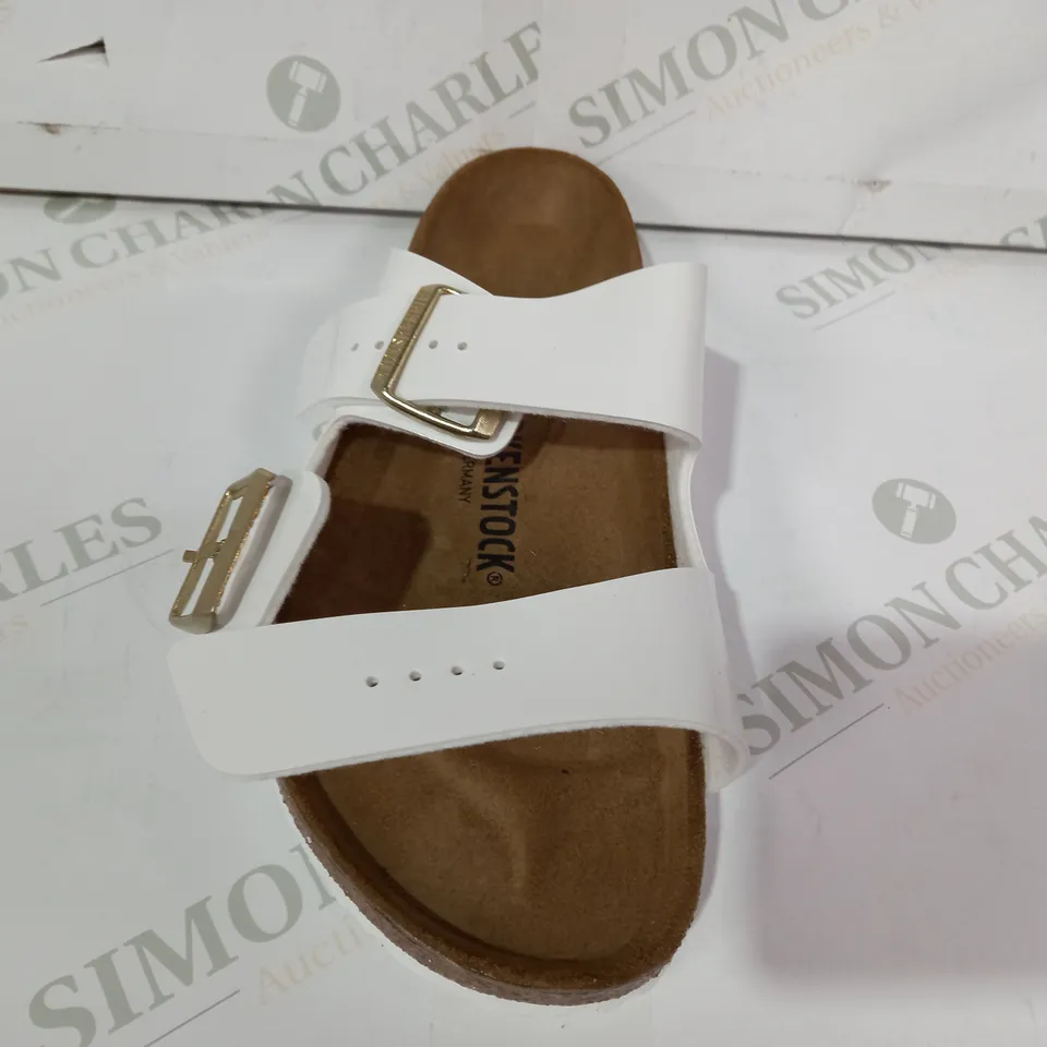 BOXED PAIR OF BIRKENSTOCK OPEN TOE SANDALS IN WHITE EU SIZE 39