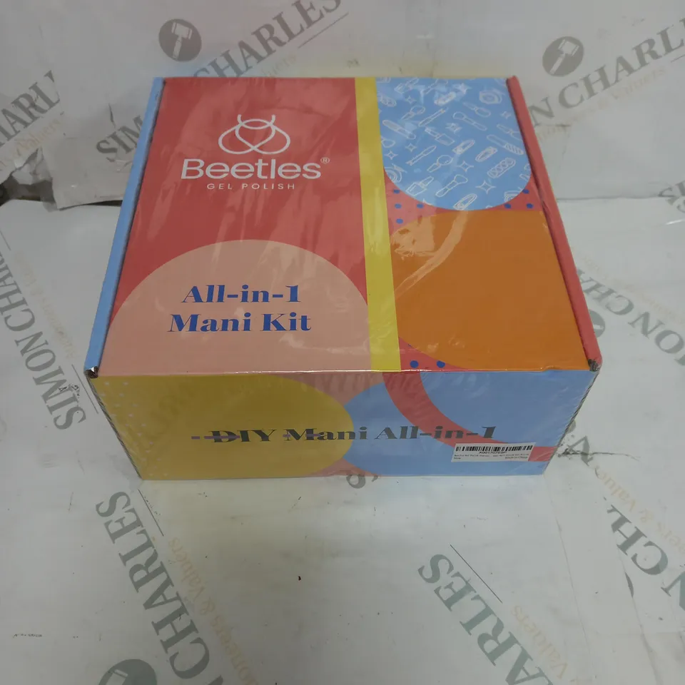 BOXED BEETLES GEL POLISH MANI KIT