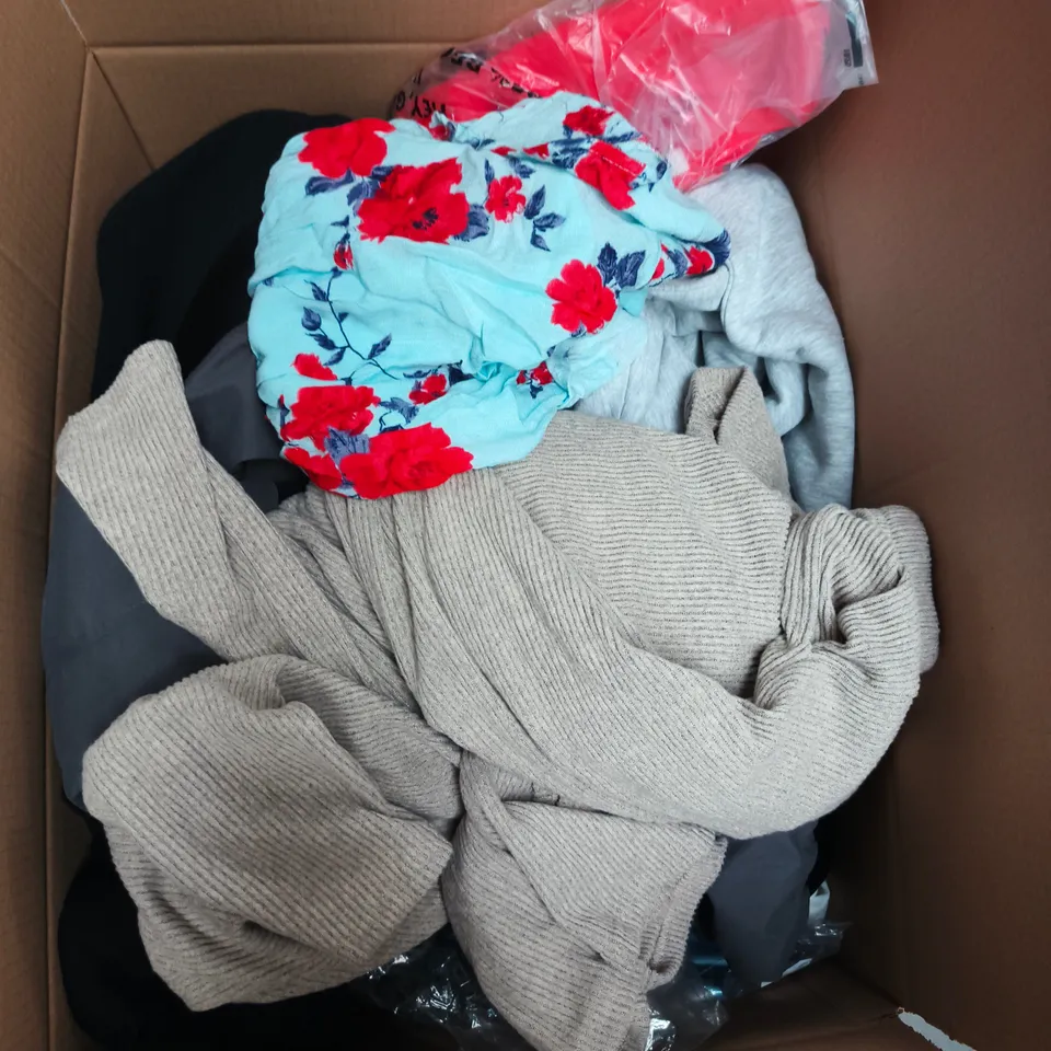 LARGE BOX OF APPROXIMATELY 25 ASSORTED CLOTHING ITEMS IN VARIOUS COLOURS, STYLES AND SIZES - COLLECTION ONLY