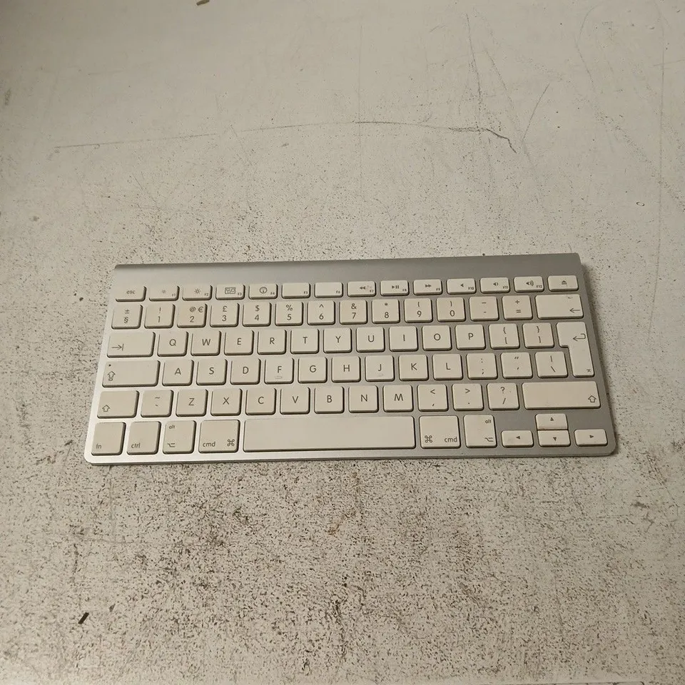 APPLE WIRELESS KEYBOARD - A1314