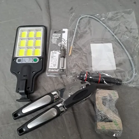 APPROXIMATELY 15 ASSORTED HOUSEHOLD PRODUCTS TO INCLUDE LED LIGHT, CAN OPENER, WIRE BRUSH ETC 