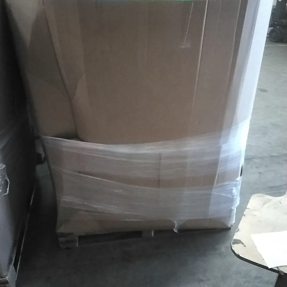 A PALLET CONTAINING ASSORTED GARDEN HOSES AND SWIMMING ACCESSORIES ETC