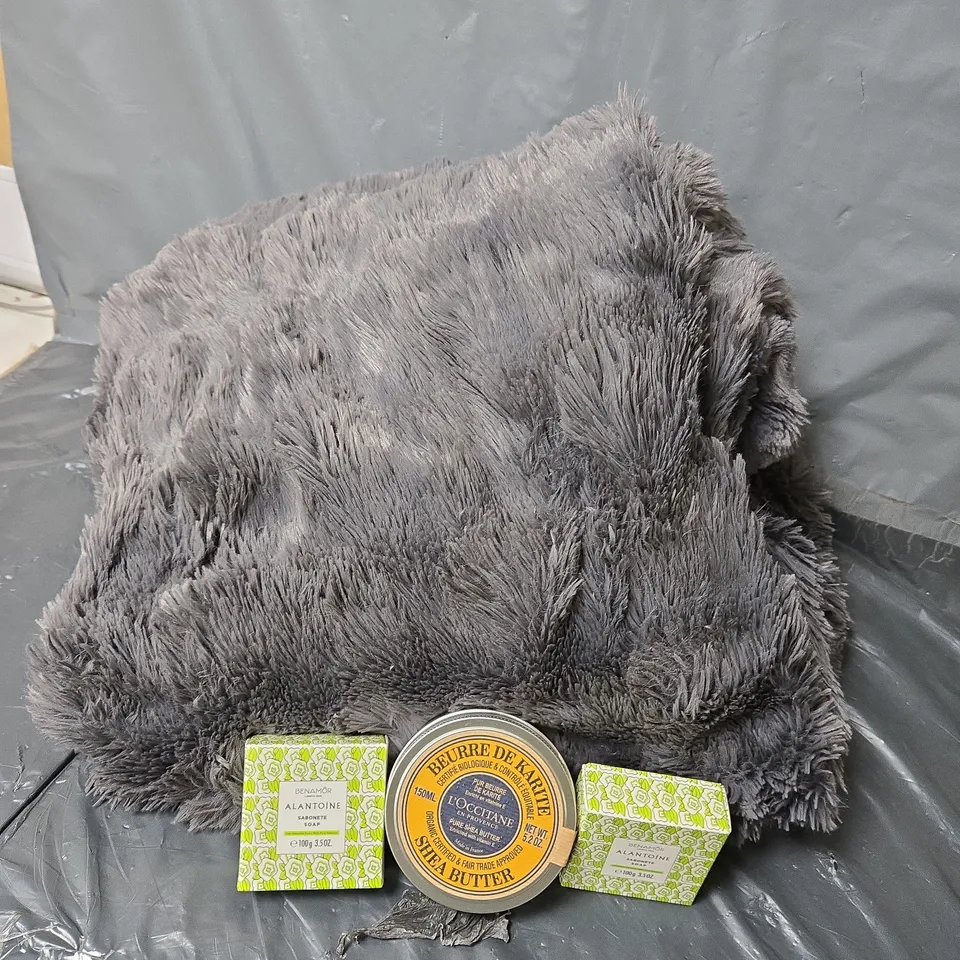 APPROXIMATELY 12 ASSORTED ITEMS TO INCLUDE LUXURY FAUX FUR THROW, SABONETE SOAP, SHEA BUTTER, ETC