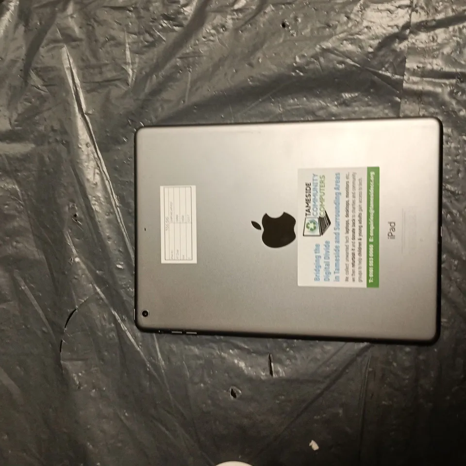 APPLE IPAD AIR 16GB – SPACE GREY