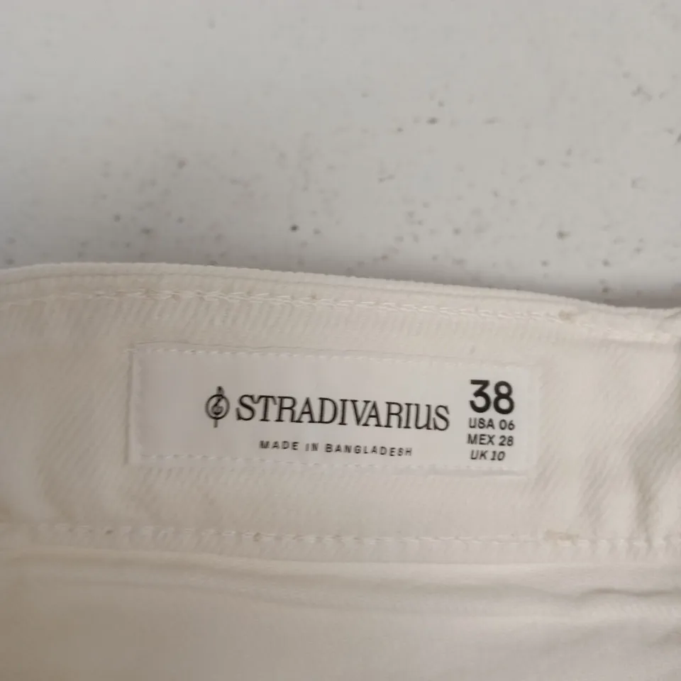 STRADIVARIUS WHITE MINI SKORT – UK 10 (EU 38)