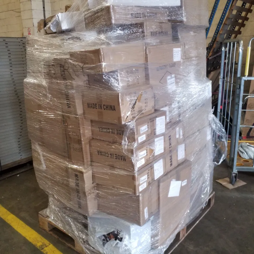 PALLET CONTAINING ASSORTED PRODUCTS INCLUDING CEILING LIGHT, TOWEL RAIL ELECTRIC HEATING ELEMENT & MULTI-FUNCTION BATTERY BOX