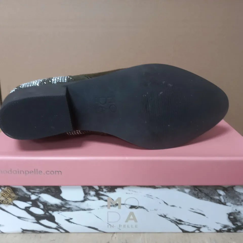 BOXED MODA IN PELLE LIGHT KHAKI HEEL BOOTS - UK 6