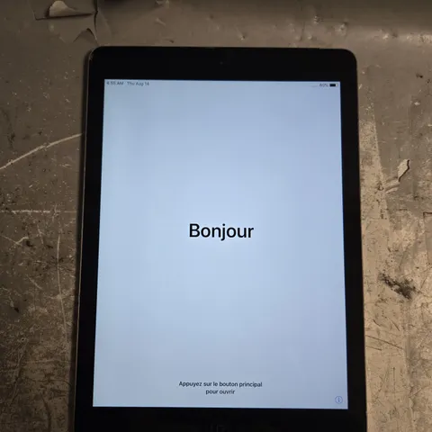 APPLE IPAD AIR TABLET 