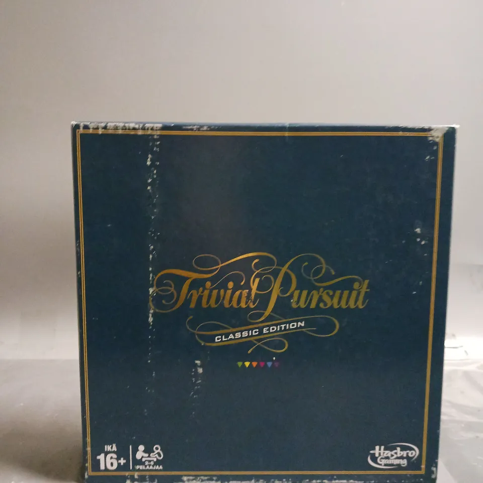 HASBRO TRIVIAL PURSUIT CLASSIC EDITION - BOARD GAME (FI)