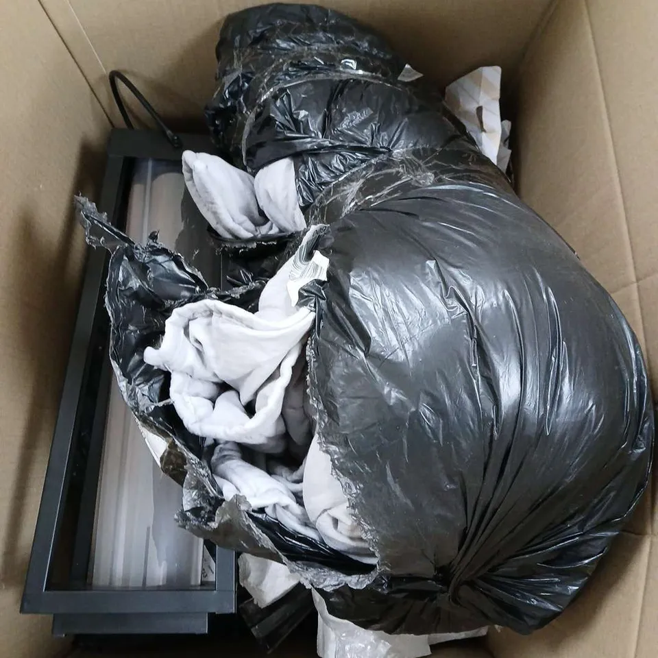 BOX OF APPROX 10 ASSORTED HOUSEHOLD ITEMS TO INCLUDE - AIR FRYER LINERS - SKECHERS SANDALS - COZEE HOME DOUBLE BEDSET - ETC