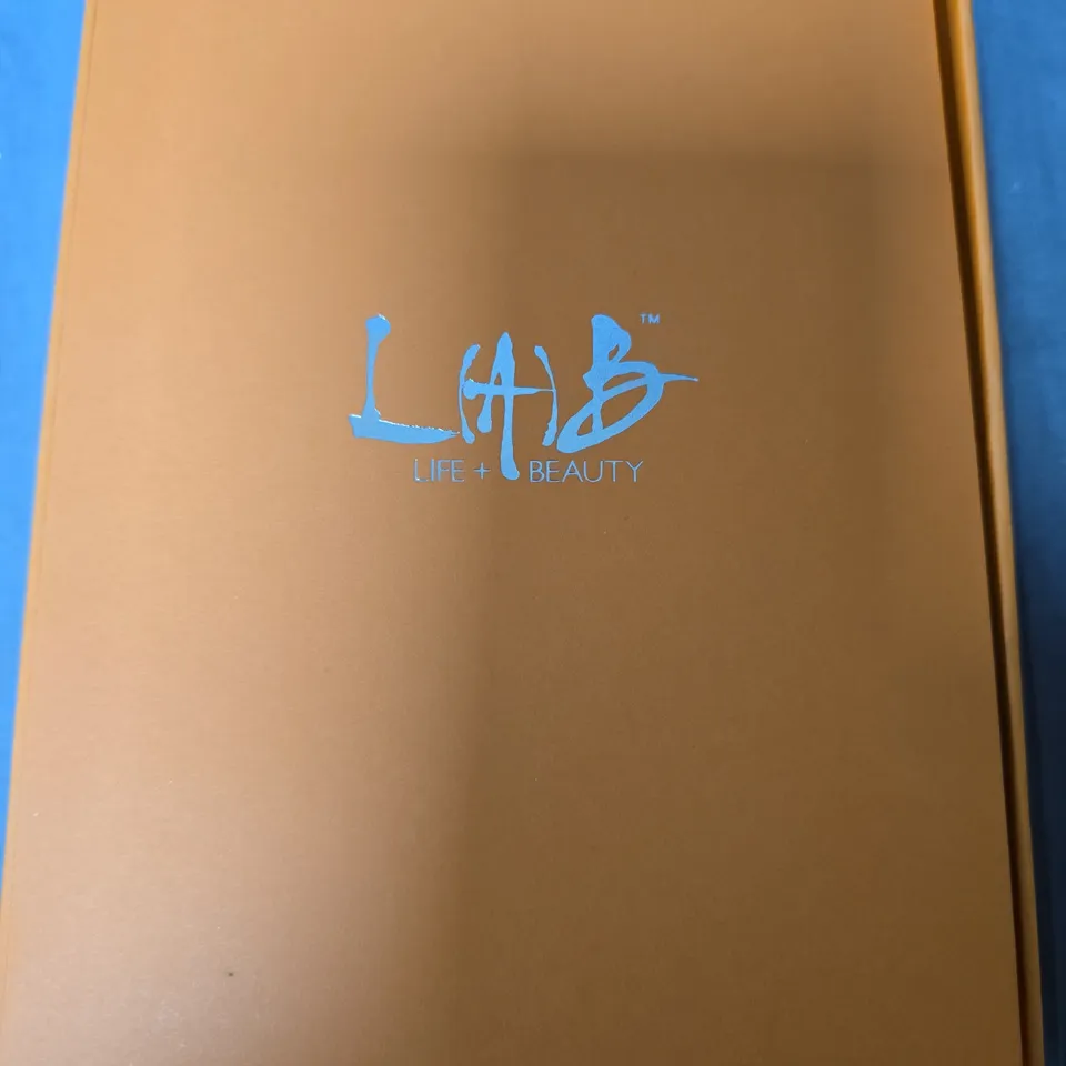 LAB LIFE + BEAUTY TEETH WHITENING SYSTEM  – WHITE DEVICE