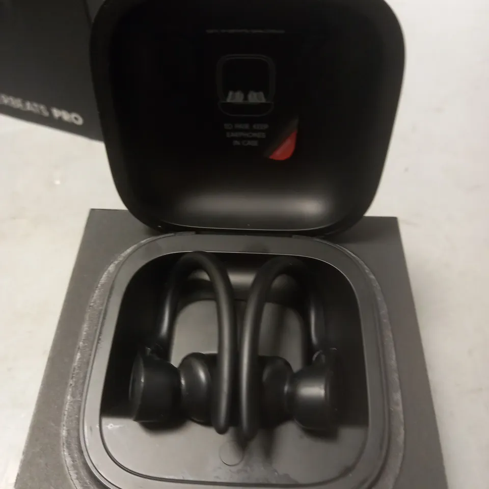 BOXED POWERBEATS PRO WIRELESS WITH CHARGING CASE