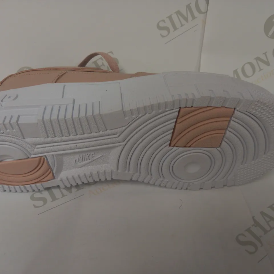 PAIR OF DESIGNER SHOES IN THE STYLE OF NIKE UK SIZE 5.5