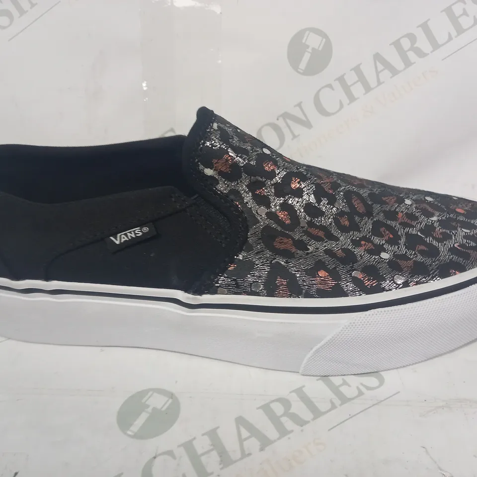 BOXED PAIR OF VANS SLIP-ON SHOES IN BLACK/SILVER/BRONZE LEOPARD SKIN DESIGN UK SIZE 7