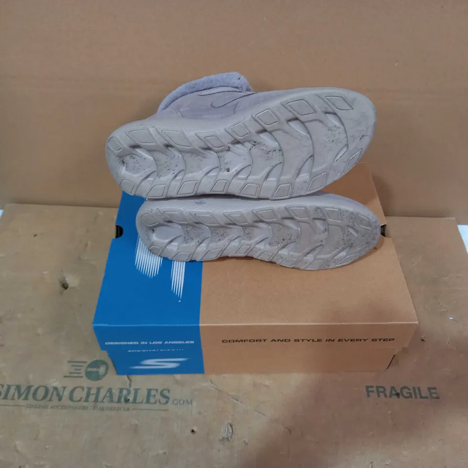 BOXED PAIR OF SKECHERS - SIZE 7