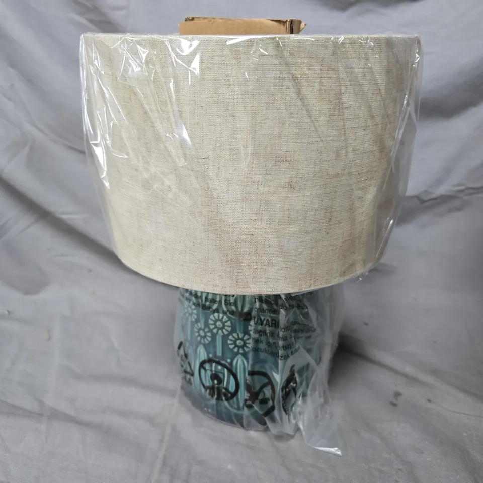 CERAMIC TABLE LAMP IN BLUE 