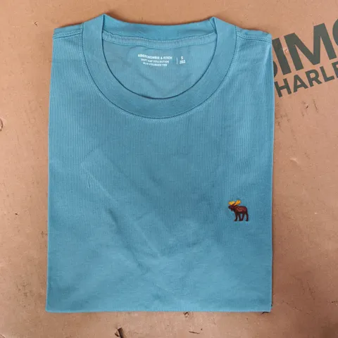 ABERCROMBIE & FITCH SLIM POLISHED SHORT SLEEVE T-SHIRT IN LIGHT BLUE SIZE SMALL