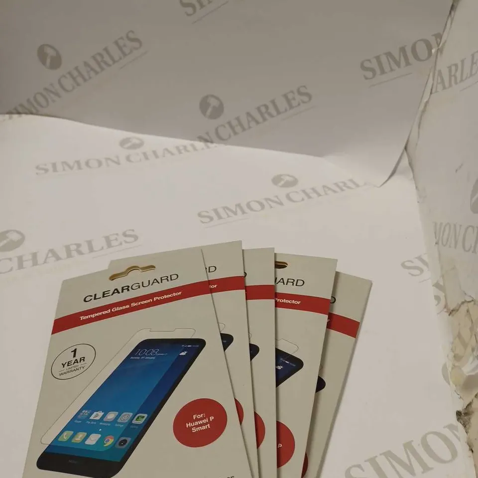 LOT OF FIVE TO INCLUDE SCREEN PROTECTOR FOR HUAWEI P SMART