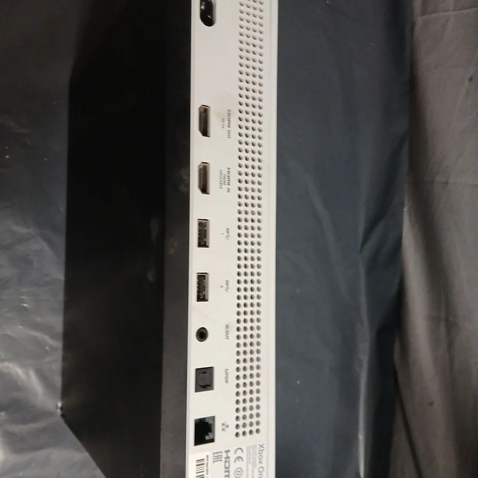 MICROSOFT XBOX ONE S CONSOLE – WHITE