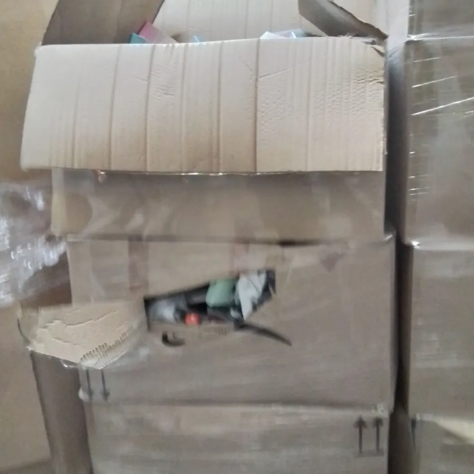 PALLET CONTAINING A LARGE QUANTITY OF COSMETIC PRODUCTS TO INCLUDE;BATANA OIL,EYELASHES,NAILS
