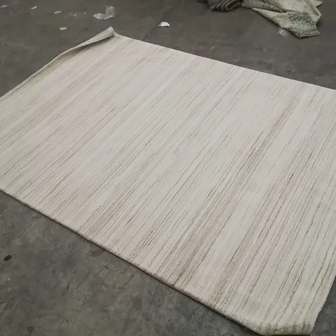 QUALITY DESIGNER AREA RUG - APPROXIMATELY 290X200CM