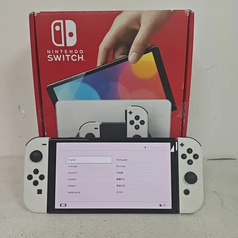 BOXED NINTENDO SWITCH OLED HANDHELD GAMING CONSOLE WITH WHITE JOY-CONS