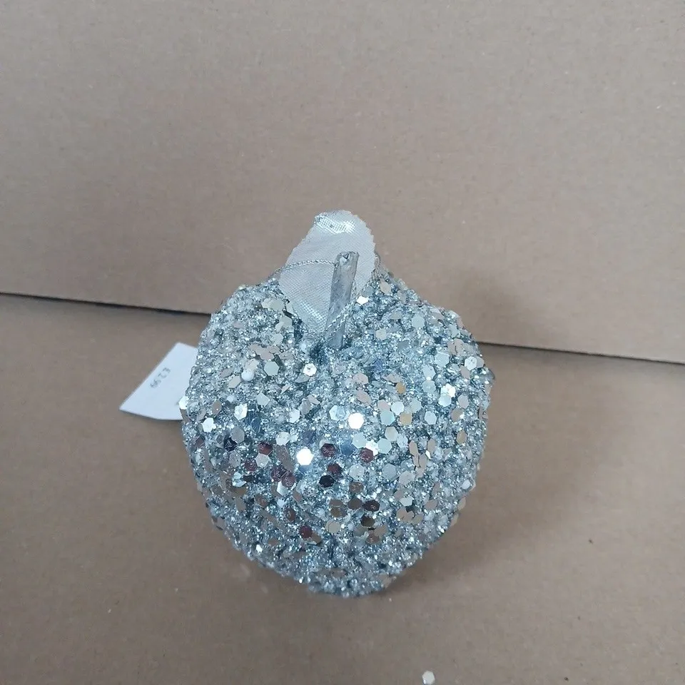 BOX OF APPROXIMATELY 24 GISELA GRAHAM SILVER GLITTER APPLE ORNAMENT 