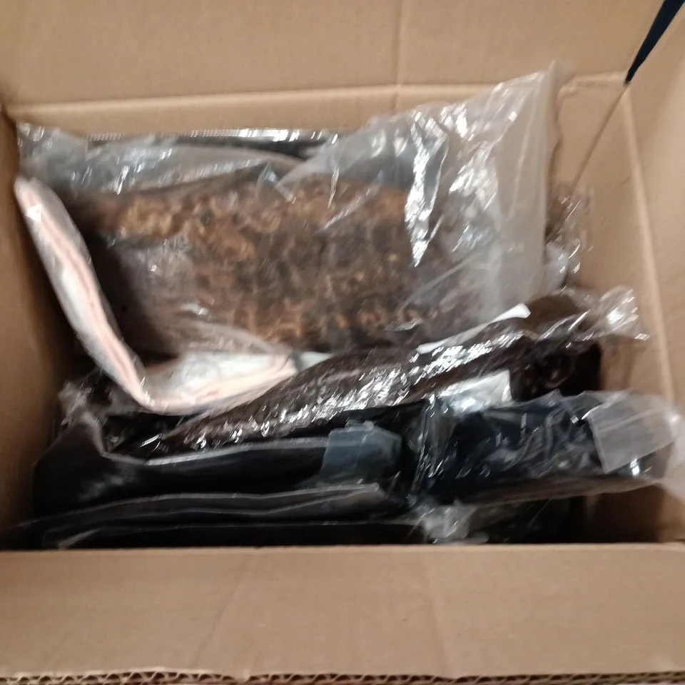 LOT OF APPROXIMATELY 20 ASSORTED WIGS AND HAIR PIECES IN VARIOUS STYLES AND COLOURS