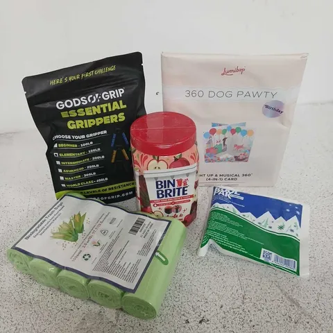 APPROXIMATELY 12 ASSORTED HOUSEHOLD ITEMS TO INCLUDE ESSENTIAL GRIPPERS, BIN BRITE, TRASH BAG, ETC